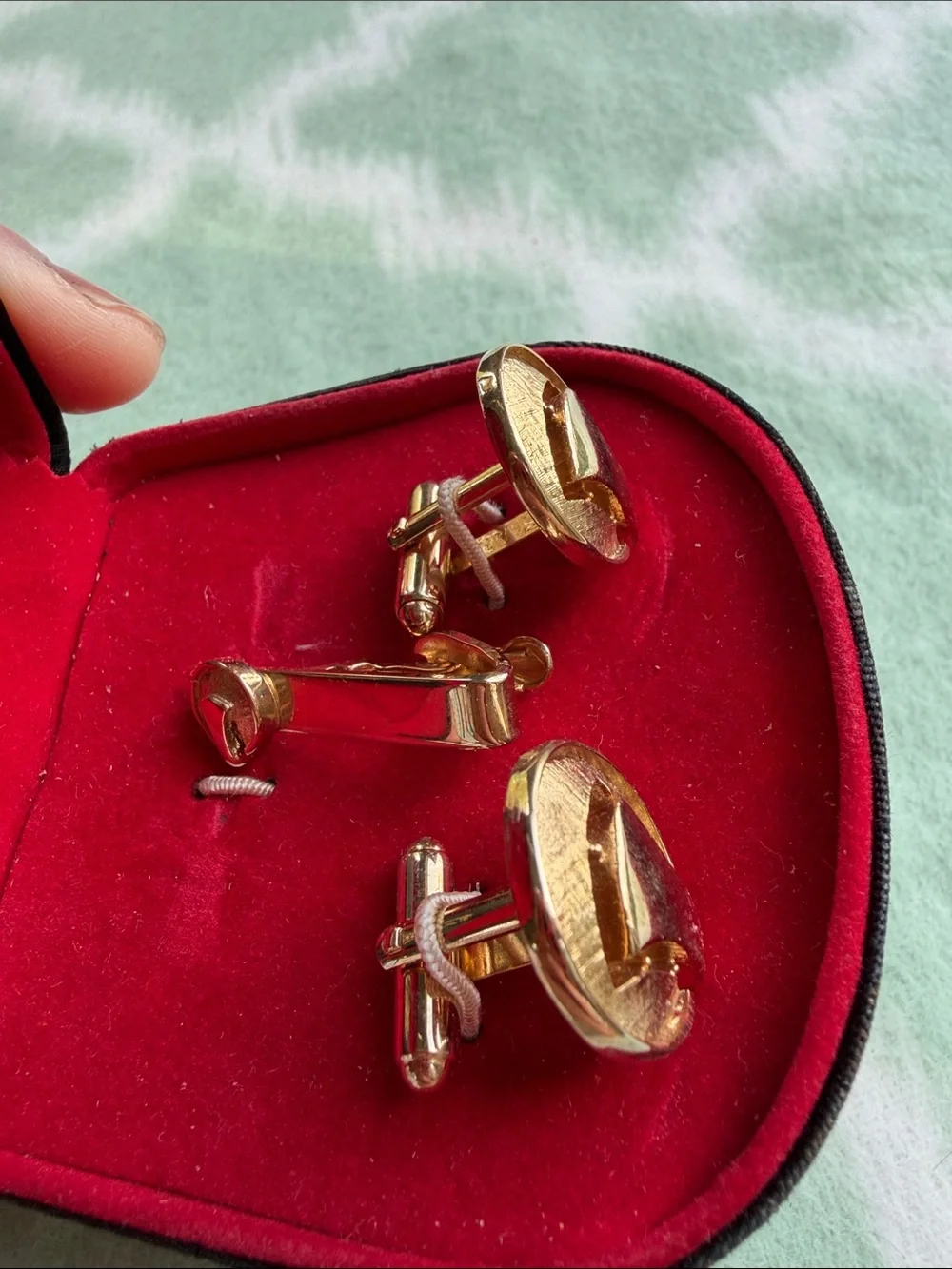 New Vintage Gold Tone Men's Cufflinks Tie Clip Set with Case / Fabric Brush